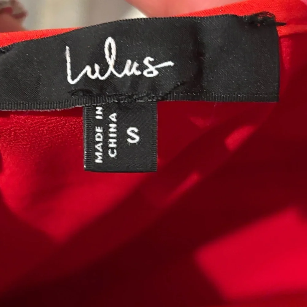 Lulu's Vibrant Moment Red and Pink Floral Pleated Lace-Up Midi Dress in Small - Picture 4 of 8